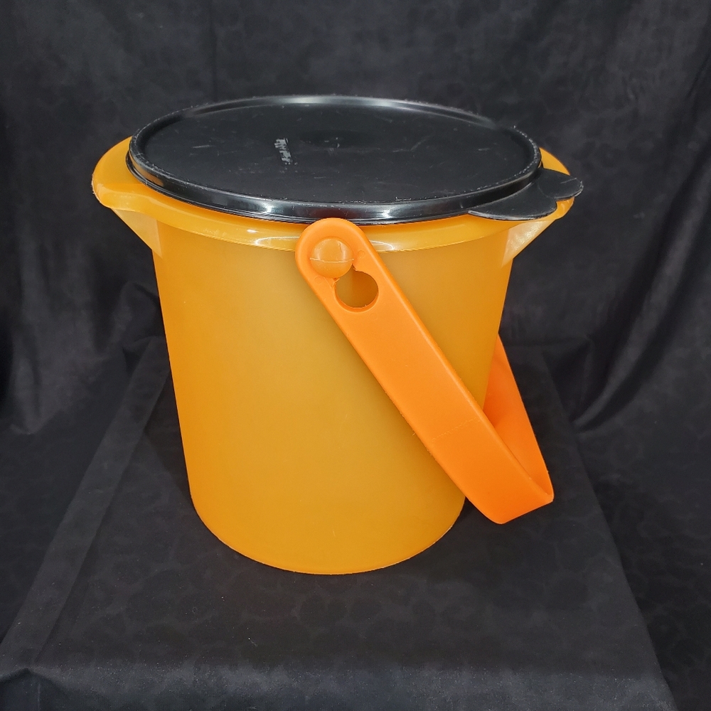 Tupperware Halloween Orange Canister Bucket 5L Handle Lid Trick or Treat